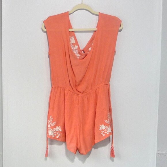 RAMPAGE ROMPER CORAL SIZE SMALL EMBROIDERED - Picture 7 of 11